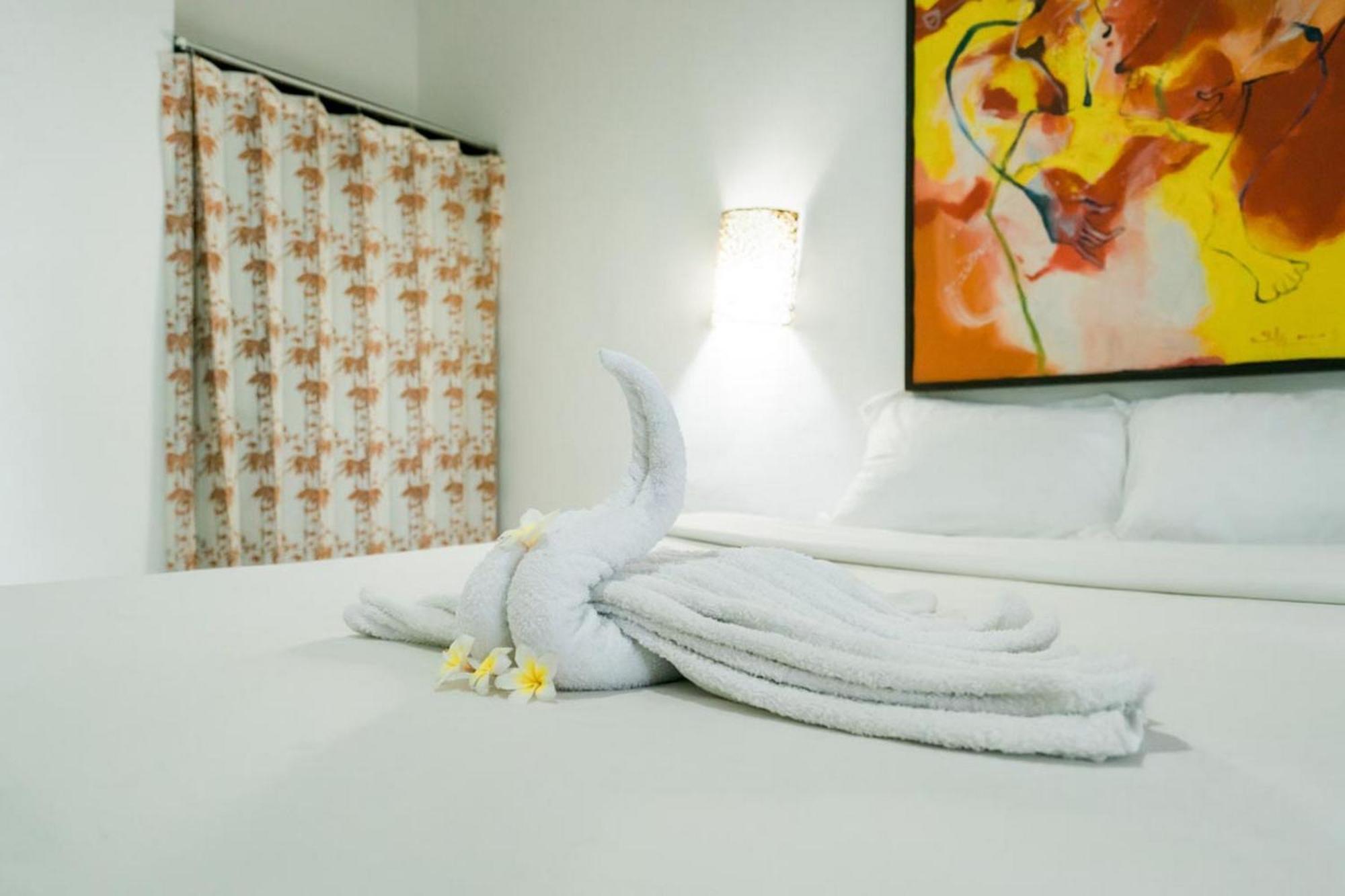 Urbanview Hotel Ananda Beach Sanur Exterior photo