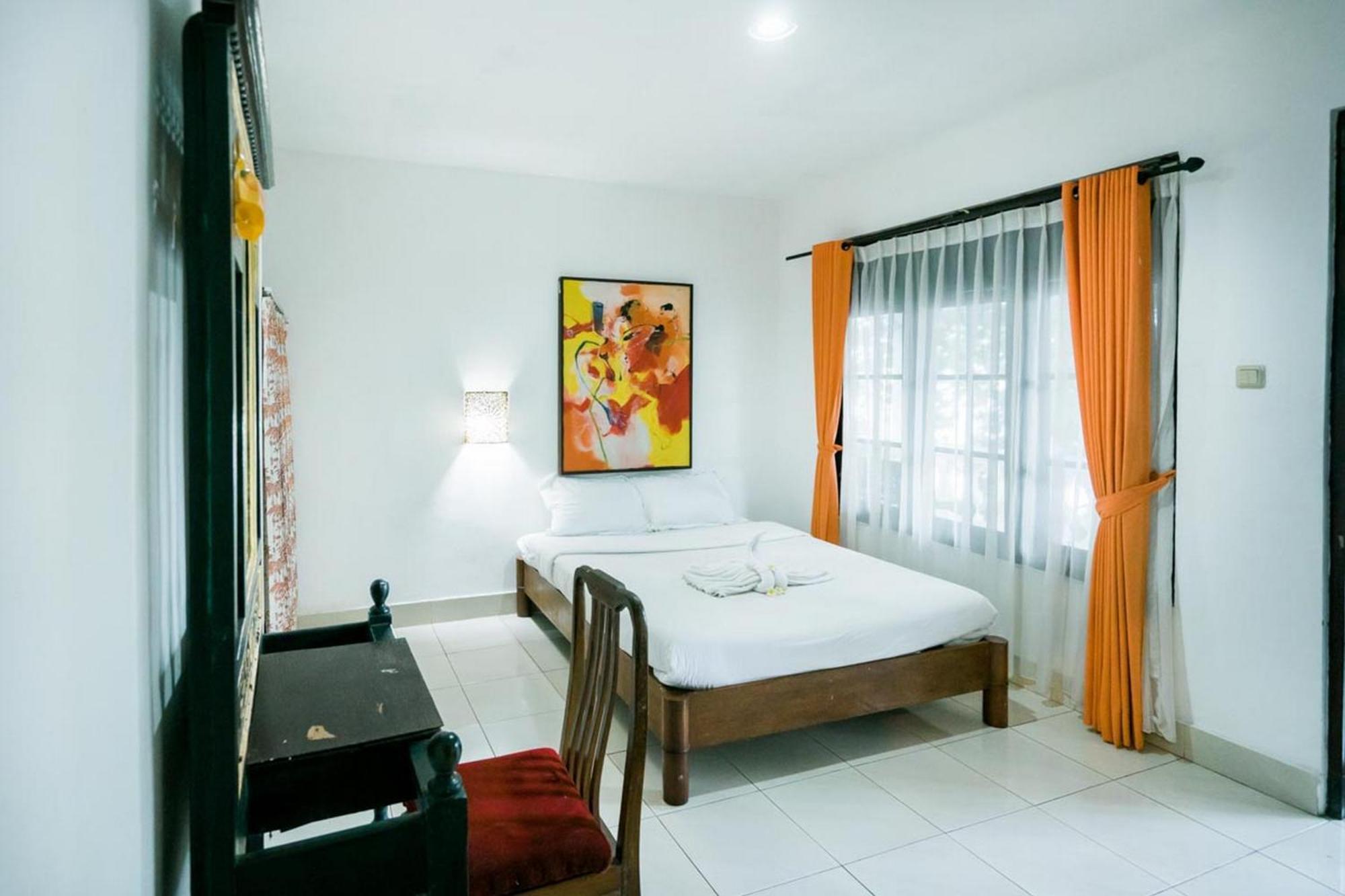 Urbanview Hotel Ananda Beach Sanur Exterior photo