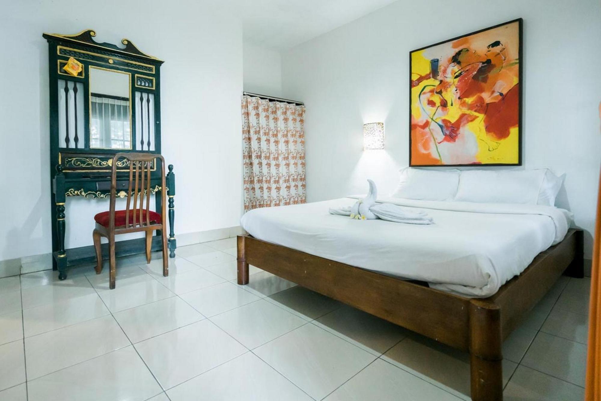 Urbanview Hotel Ananda Beach Sanur Exterior photo