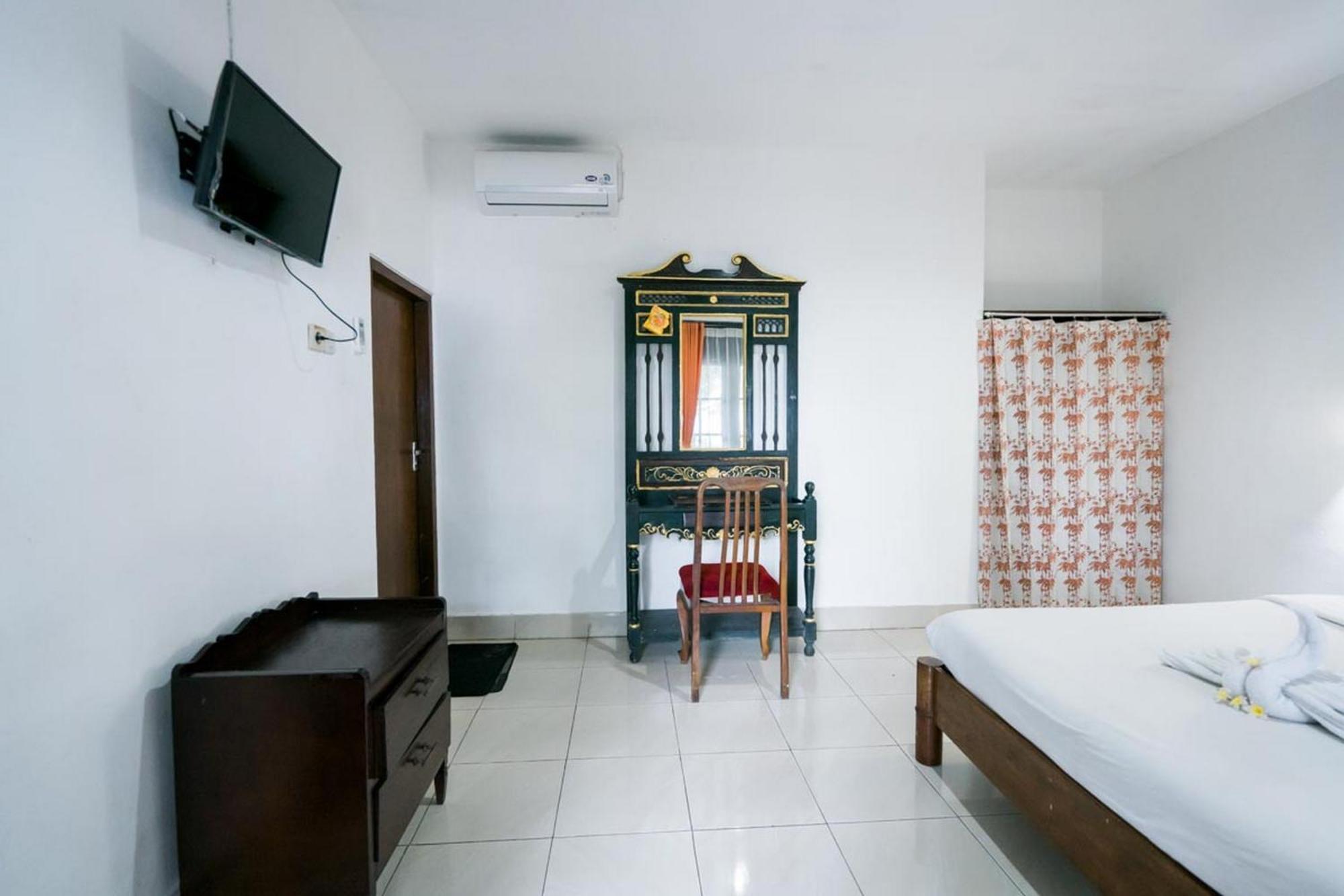 Urbanview Hotel Ananda Beach Sanur Exterior photo