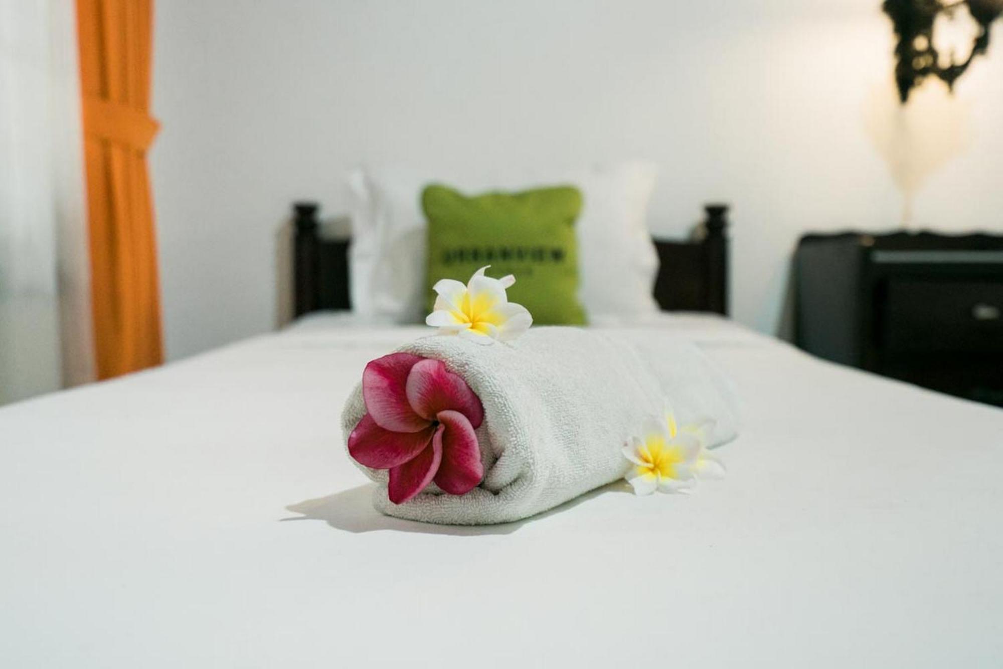 Urbanview Hotel Ananda Beach Sanur Exterior photo