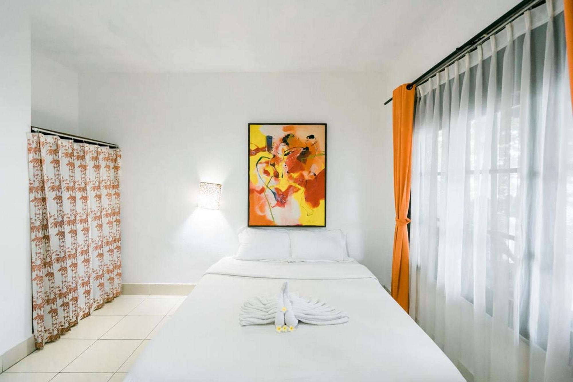 Urbanview Hotel Ananda Beach Sanur Exterior photo