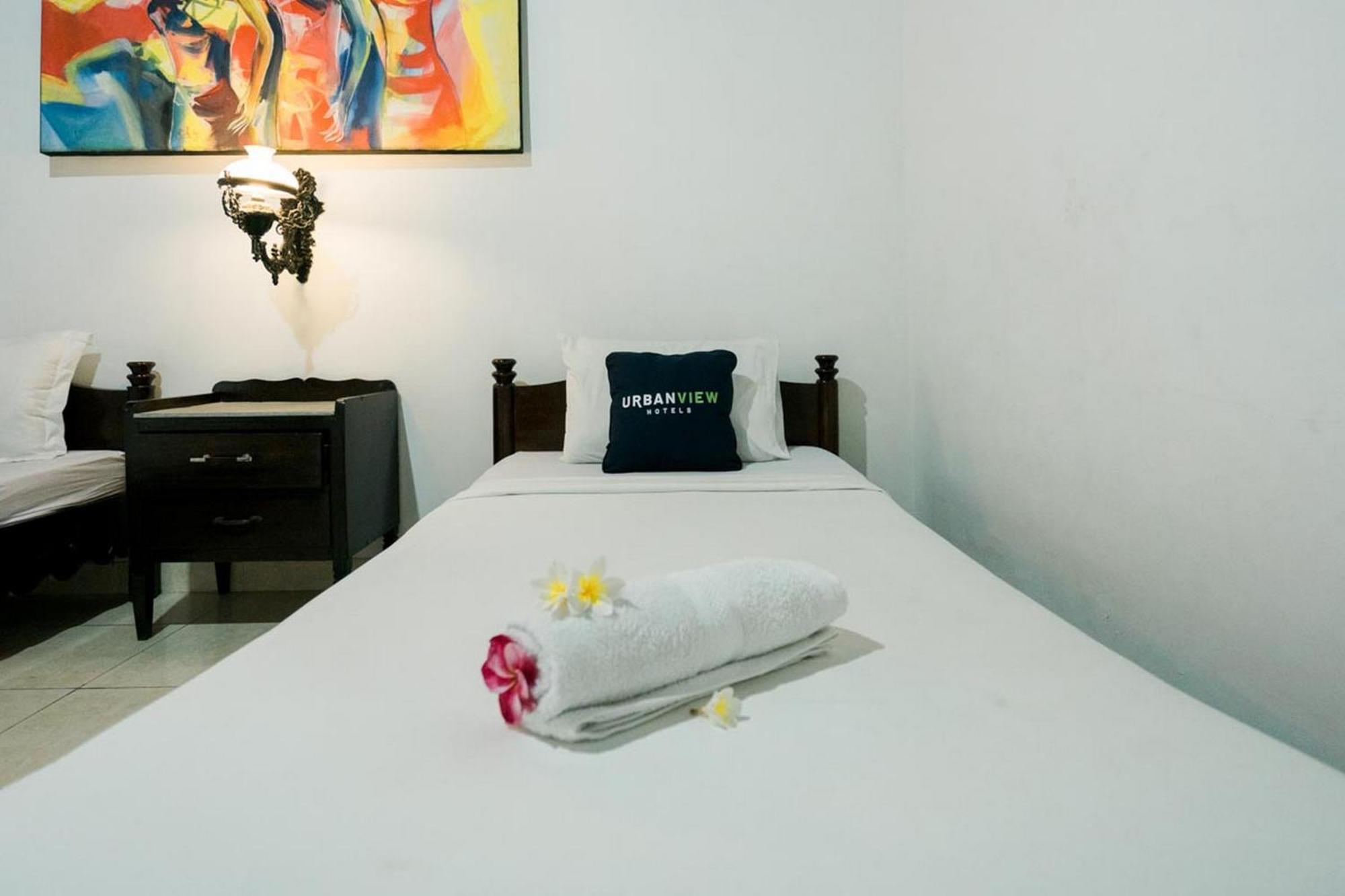 Urbanview Hotel Ananda Beach Sanur Exterior photo